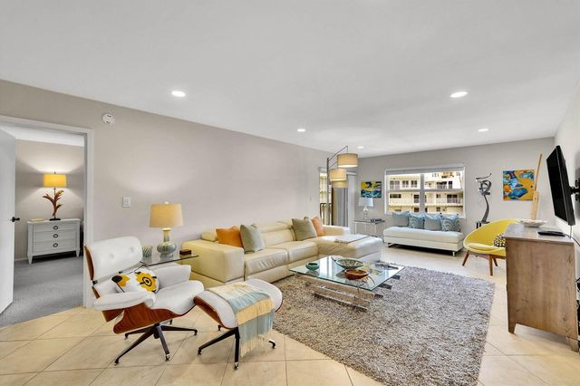3520 S Ocean Boulevard L405, South Palm Beach, FL 33480