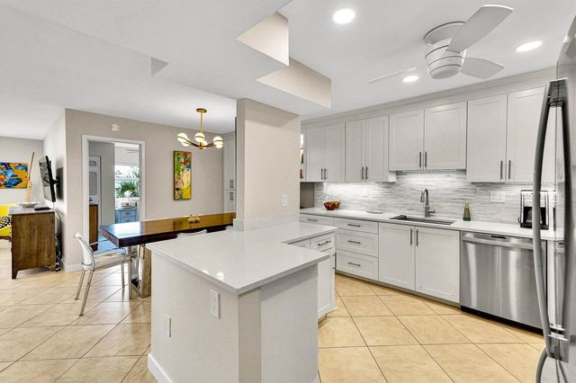 3520 S Ocean Boulevard L405, South Palm Beach, FL 33480