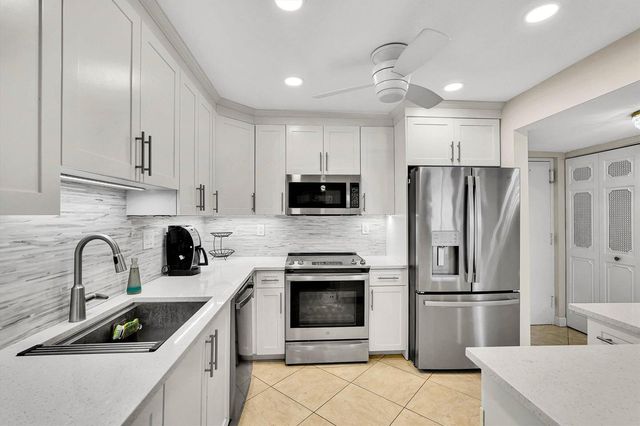 3520 S Ocean Boulevard L405, South Palm Beach, FL 33480