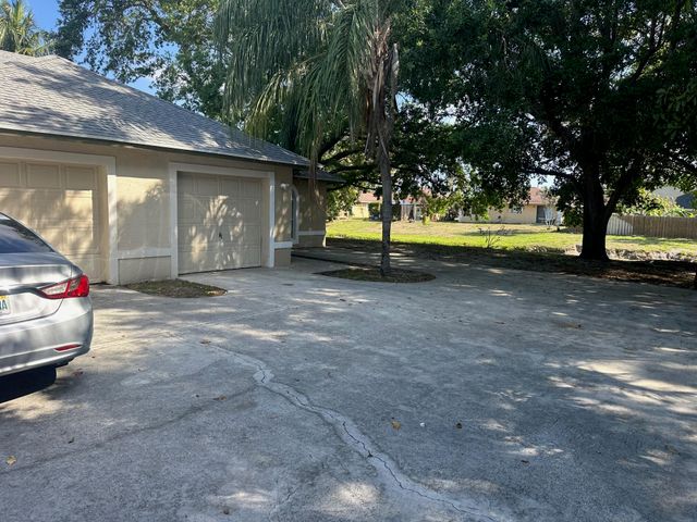 1292 The 12th Fairway A, Wellington, FL 33414