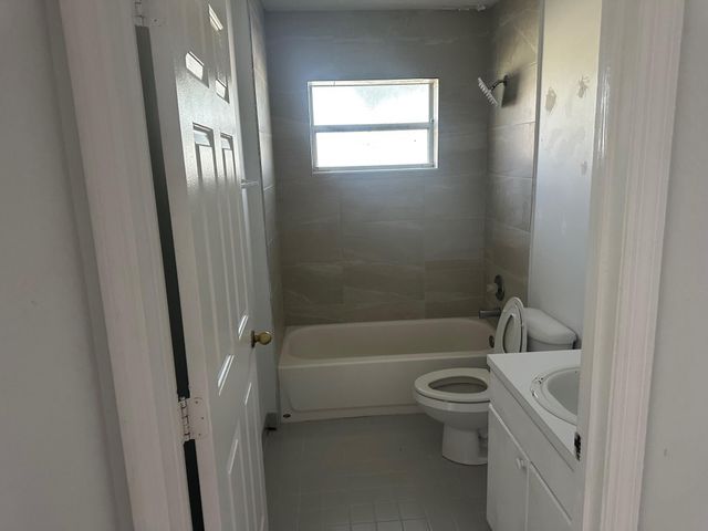 1292 The 12th Fairway A, Wellington, FL 33414