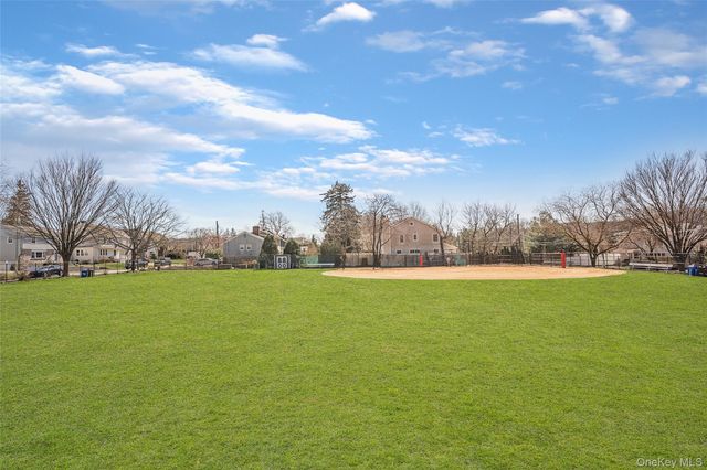 10 Madison Road, Scarsdale, NY 10583