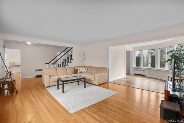 10 Madison Road, Scarsdale, NY 10583