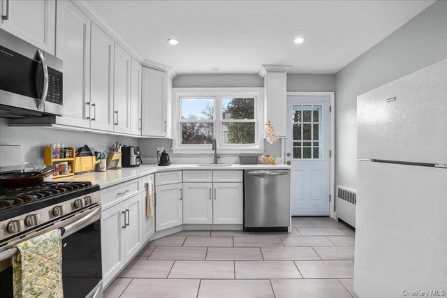 10 Madison Road, Scarsdale, NY 10583