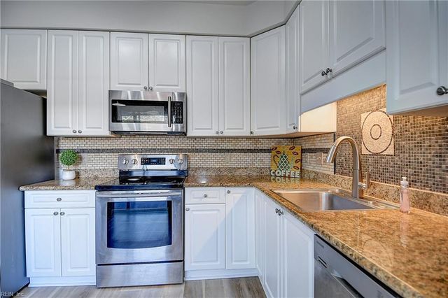 5300 Village Square Ct, Virginia Beach, VA 23455