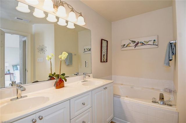 5300 Village Square Ct, Virginia Beach, VA 23455