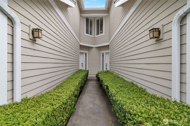 23746 SE 36th Lane, Issaquah, WA 98029