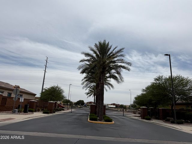 2912 E EBONY Drive, Chandler, AZ 85286