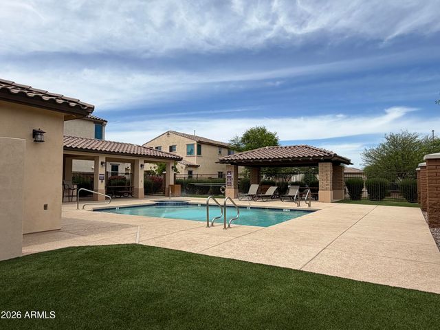 2912 E EBONY Drive, Chandler, AZ 85286