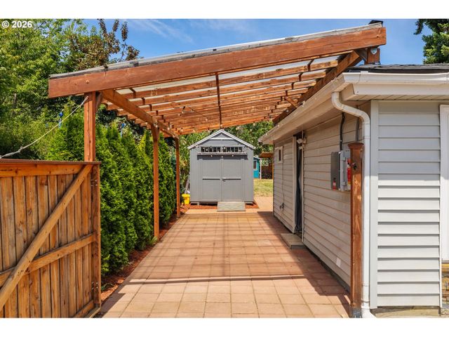 10245 Se RAYMOND St, Portland, OR 97266