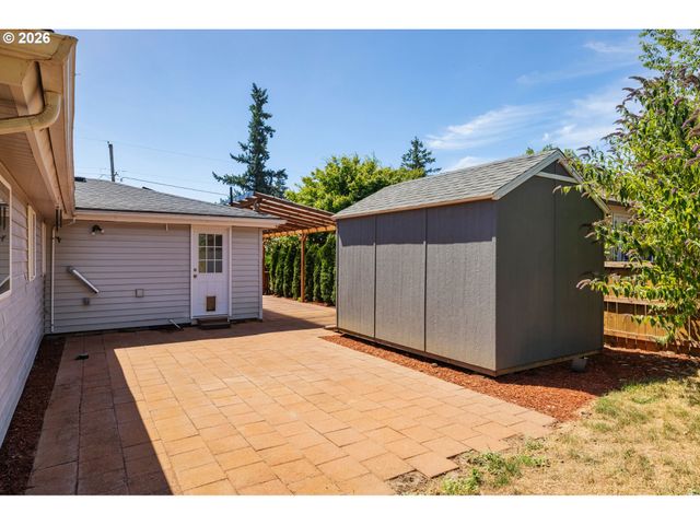 10245 Se RAYMOND St, Portland, OR 97266