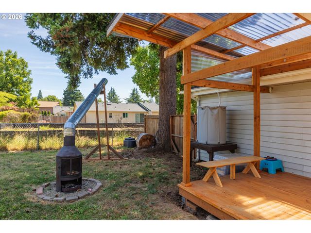 10245 Se RAYMOND St, Portland, OR 97266