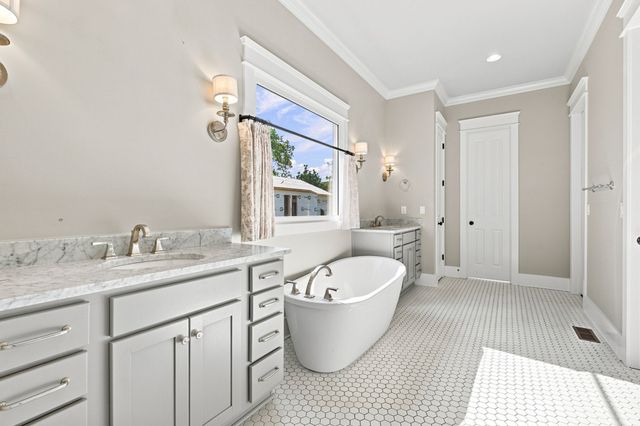 1119A Biltmore Dr, Nashville, TN 37204