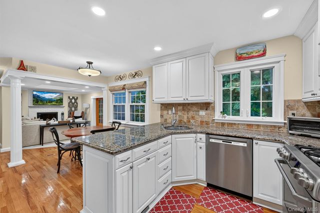 14 Tyler Place, Nanuet, NY 10954