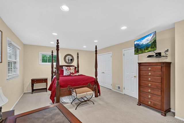 14 Tyler Place, Nanuet, NY 10954