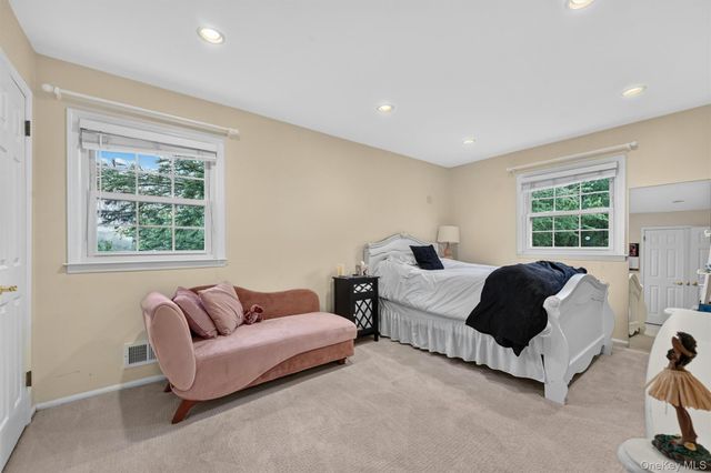 14 Tyler Place, Nanuet, NY 10954