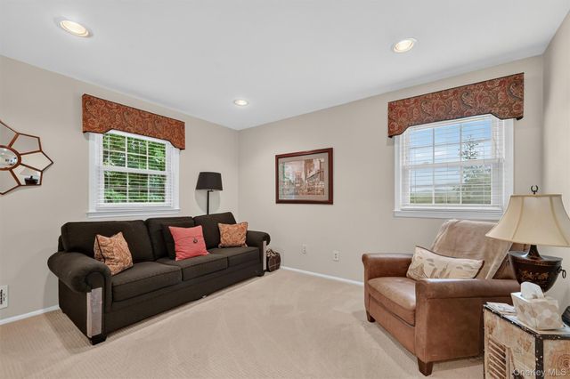 14 Tyler Place, Nanuet, NY 10954