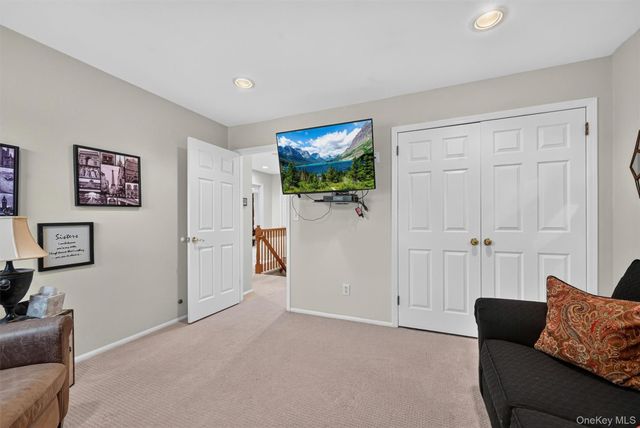 14 Tyler Place, Nanuet, NY 10954