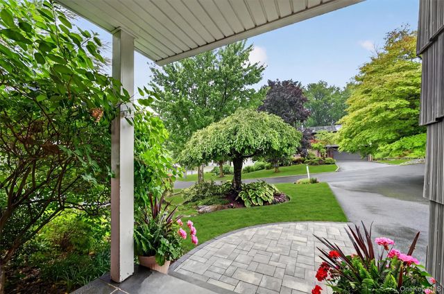 14 Tyler Place, Nanuet, NY 10954