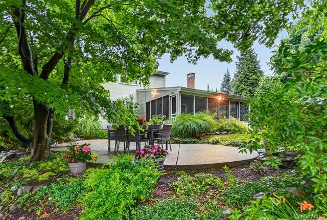 14 Tyler Place, Nanuet, NY 10954
