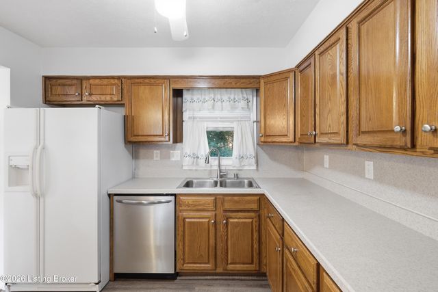 5109 Volney Ct, Louisville, KY 40291