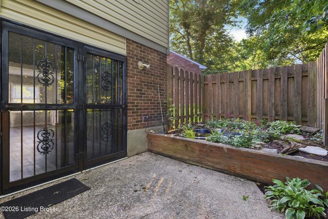 5109 Volney Ct, Louisville, KY 40291