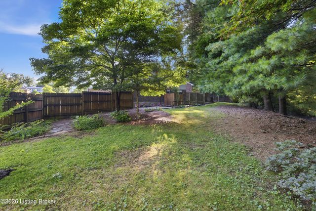 5109 Volney Ct, Louisville, KY 40291