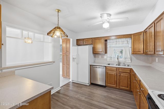 5109 Volney Ct, Louisville, KY 40291