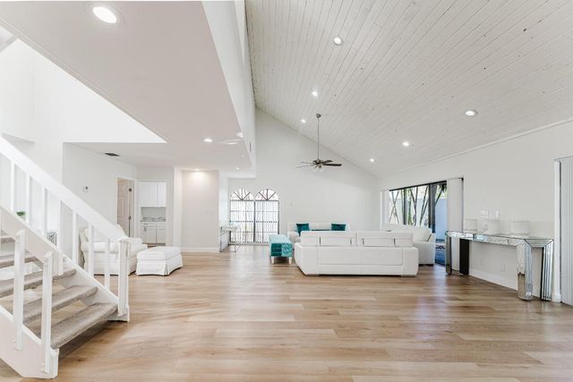 665 Jeffery Street, Boca Raton, FL 33487