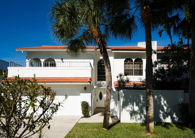 665 Jeffery Street, Boca Raton, FL 33487