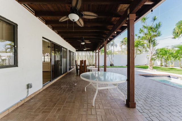 665 Jeffery Street, Boca Raton, FL 33487