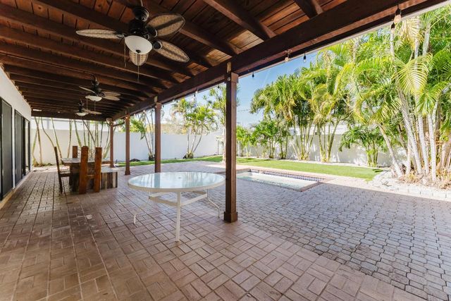 665 Jeffery Street, Boca Raton, FL 33487