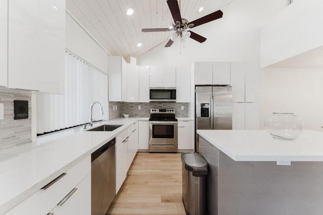 665 Jeffery Street, Boca Raton, FL 33487