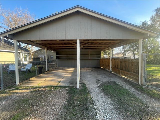 1900 Echols Street B, Bryan, TX 77801