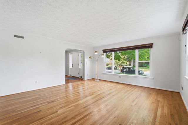 2759 Plymouth Avenue, Bexley, OH 43209