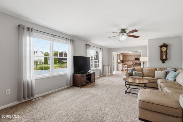 7820 Harvest Gold Drive, Holland, OH 43528