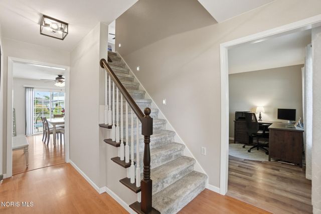 7820 Harvest Gold Drive, Holland, OH 43528