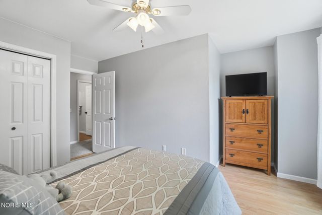 7820 Harvest Gold Drive, Holland, OH 43528