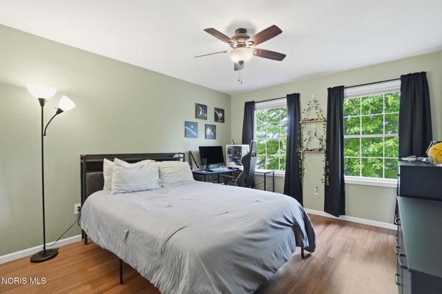 7820 Harvest Gold Drive, Holland, OH 43528