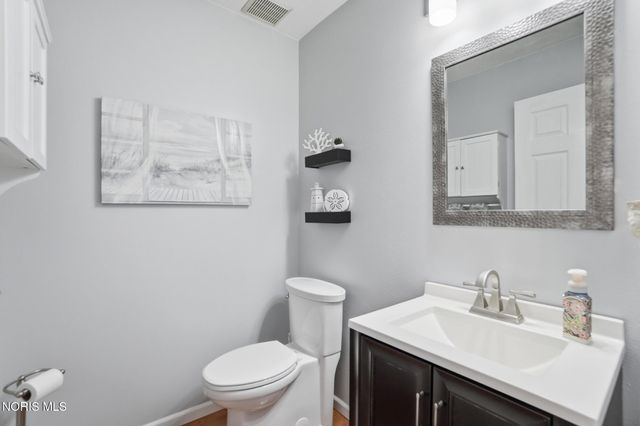7820 Harvest Gold Drive, Holland, OH 43528