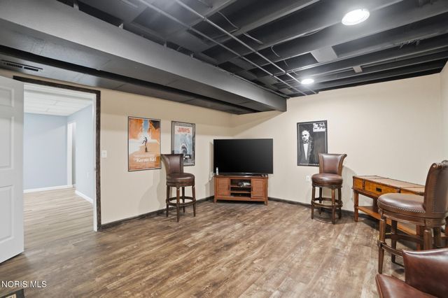 7820 Harvest Gold Drive, Holland, OH 43528