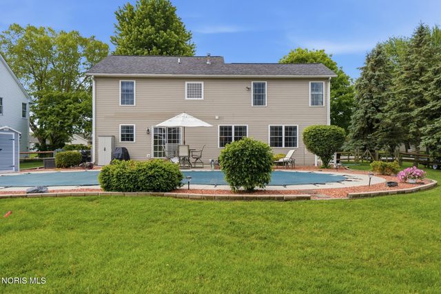 7820 Harvest Gold Drive, Holland, OH 43528