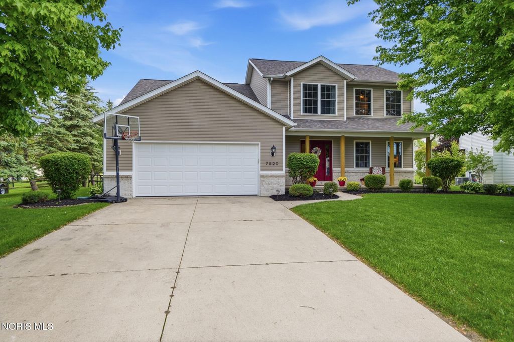 7820 Harvest Gold Drive, Holland, OH 43528
