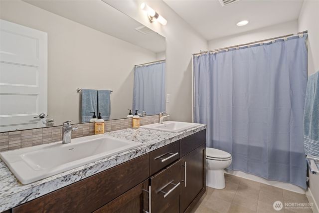 704 26th Avenue Ct, Milton, WA 98354