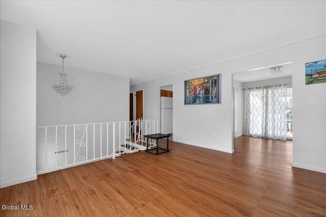 1750 Hamburg Street, Schenectady, NY 12304