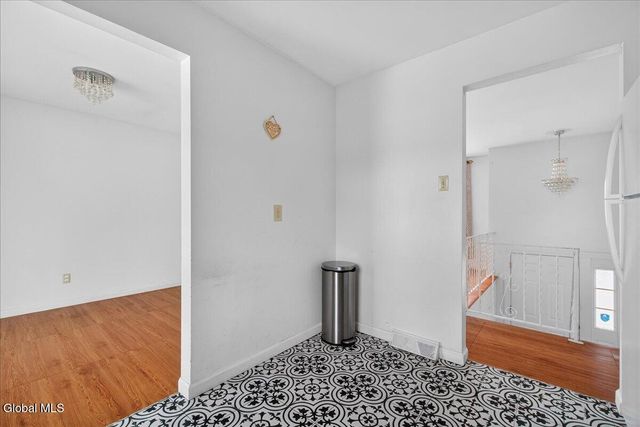 1750 Hamburg Street, Schenectady, NY 12304