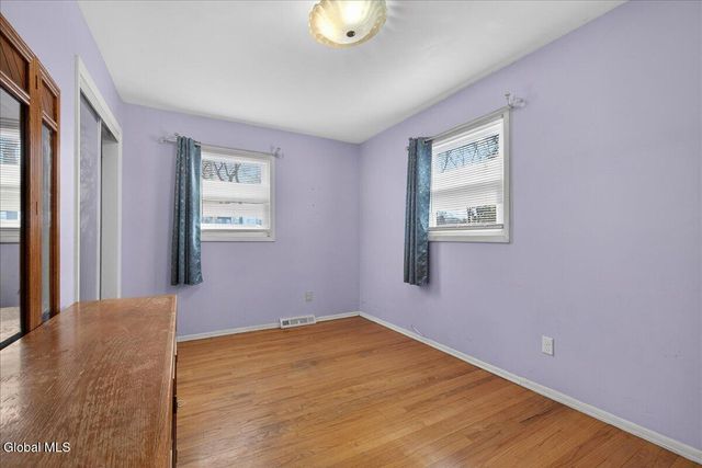 1750 Hamburg Street, Schenectady, NY 12304