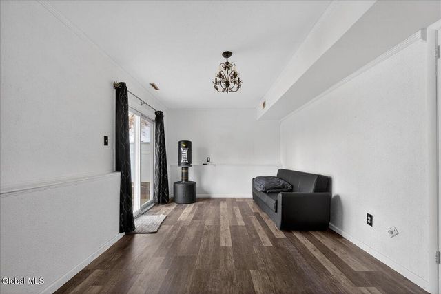 1750 Hamburg Street, Schenectady, NY 12304