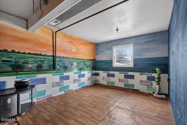 1750 Hamburg Street, Schenectady, NY 12304