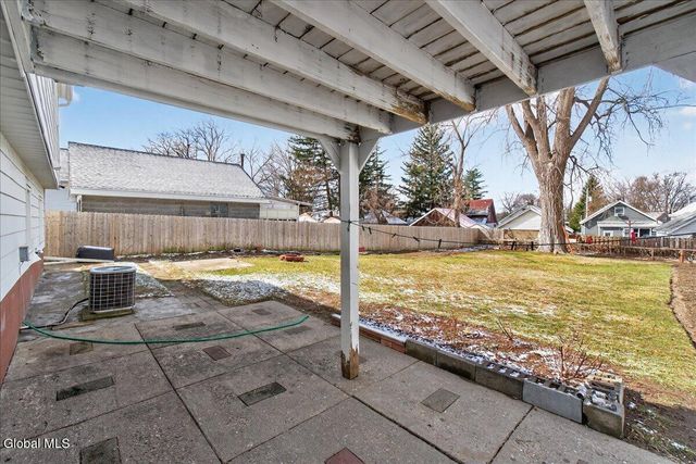 1750 Hamburg Street, Schenectady, NY 12304